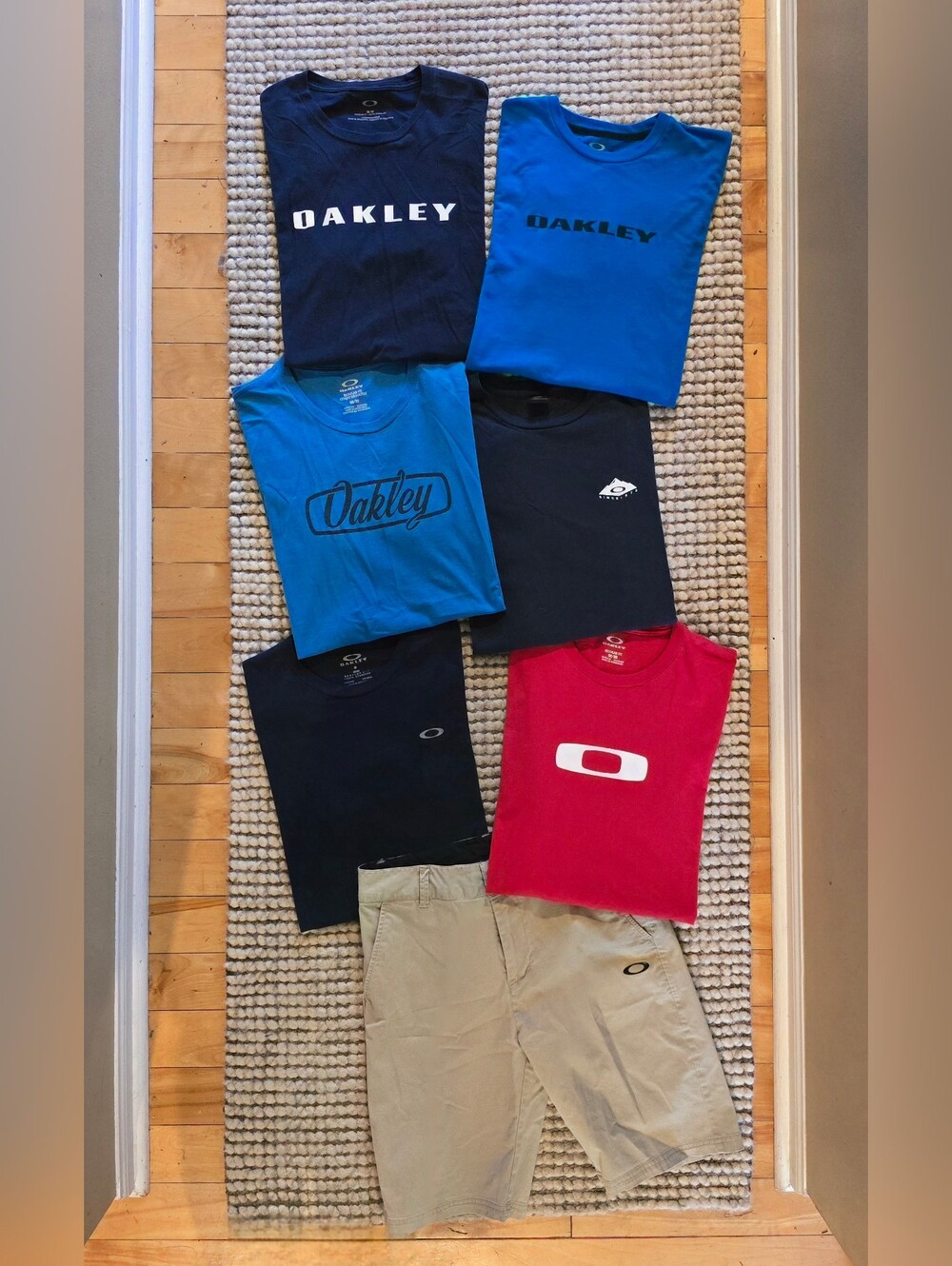 Oakley T-Shirt Bundle in Blue, Black, Red and Khaki